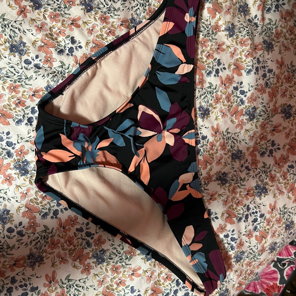 Floral swim bottoms